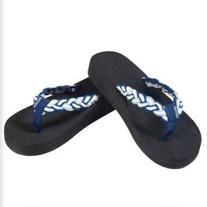 Tidewater blue Braid Flip Flops size 7 Rare